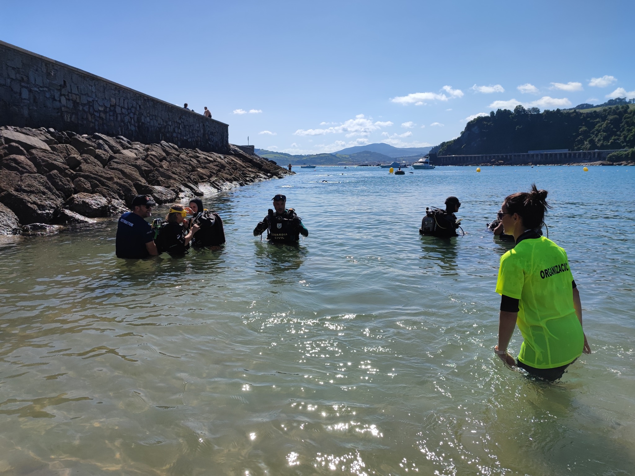 Bautizo de buceo con COCEMFE en Getaria